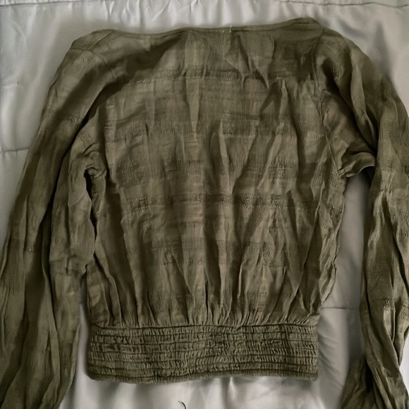 green top from American eagle - Picture 3 of 7